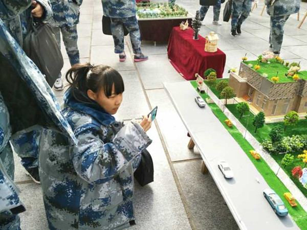 中國地質(zhì)大學(xué)長城學(xué)院舉辦首屆文化藝術(shù)節(jié)作品展