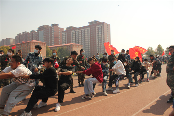 經(jīng)濟學院積極參加“永遠跟黨走，建功新時代”校拔河比賽