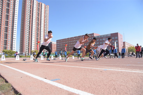 青春不息，為夢(mèng)上場(chǎng)——我院參加我校舉辦的2023年秋季運(yùn)動(dòng)會(huì)