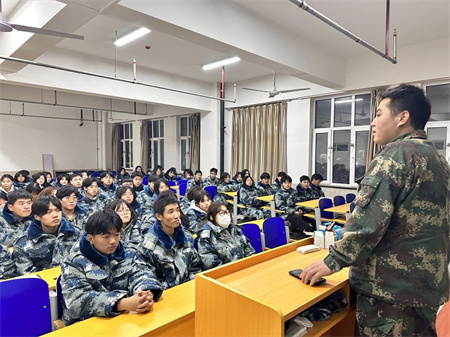 傾聽學(xué)生心聲，交流共話成長(zhǎng)--藝術(shù)學(xué)院組織召開“藝術(shù)學(xué)院民主座談會(huì)”