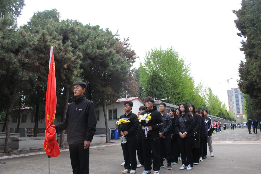 保定理工學(xué)院|管理學(xué)院|憶苦思甜祭烈士，風(fēng)起清明表哀思