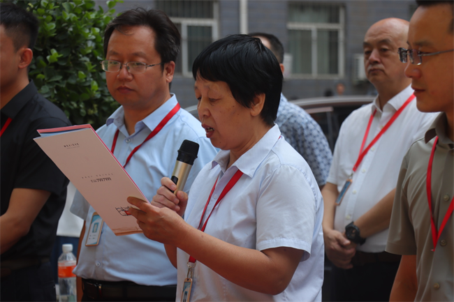 此去提衡霄漢上， 鵬摶鯤運更論程——保定理工學院教職工私家車喜送畢業(yè)生啟動儀式