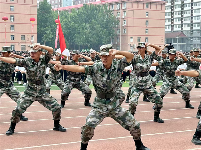 銳意青春，強(qiáng)國(guó)力行——我校舉行2024級(jí)新生開(kāi)學(xué)典禮